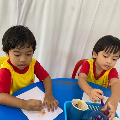 photo_6167877563578434295_y